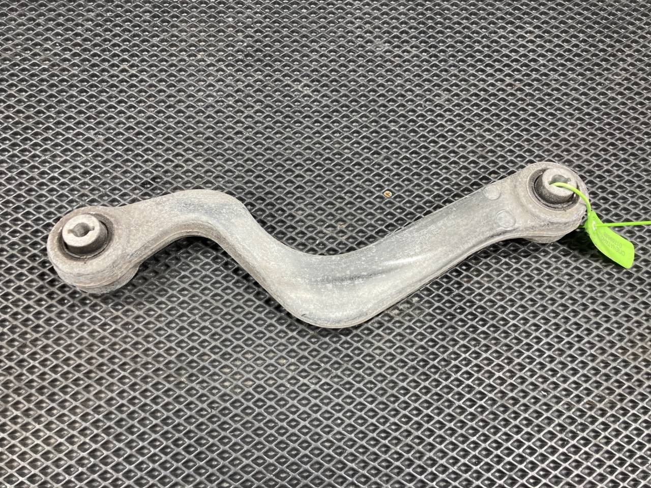 рычаг задний правый Land Rover Discovery Sport 1 поколение 2018, 2.0 л., бензин, АКПП, внедорожник 5 дв., FK725B673AC, J9C1717, LR078520, LR060768, LR073526, LR117514, J9C6196 - фото №1