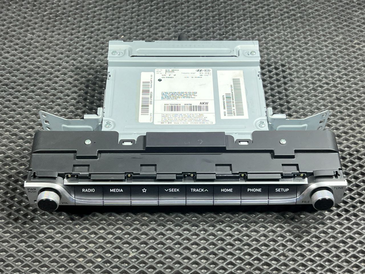 блок радио Genesis G70 1 поколение 2019, 2.0 л., G4KL, бензин, АКПП, седан, 96160G9640, 96160G9640VCA - фото №1