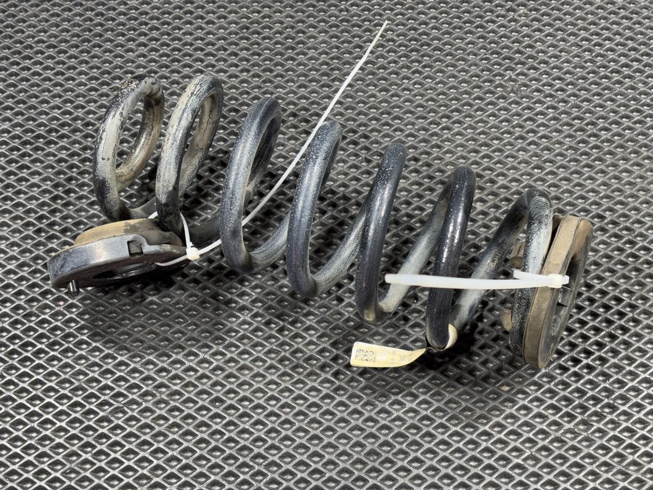 пружина задняя Ford Bronco Sport 1 поколение 2021, 1.5 л., бензин, АКПП, внедорожник 5 дв., LX61-5560-BNF, LX615B718BNB - фото №1