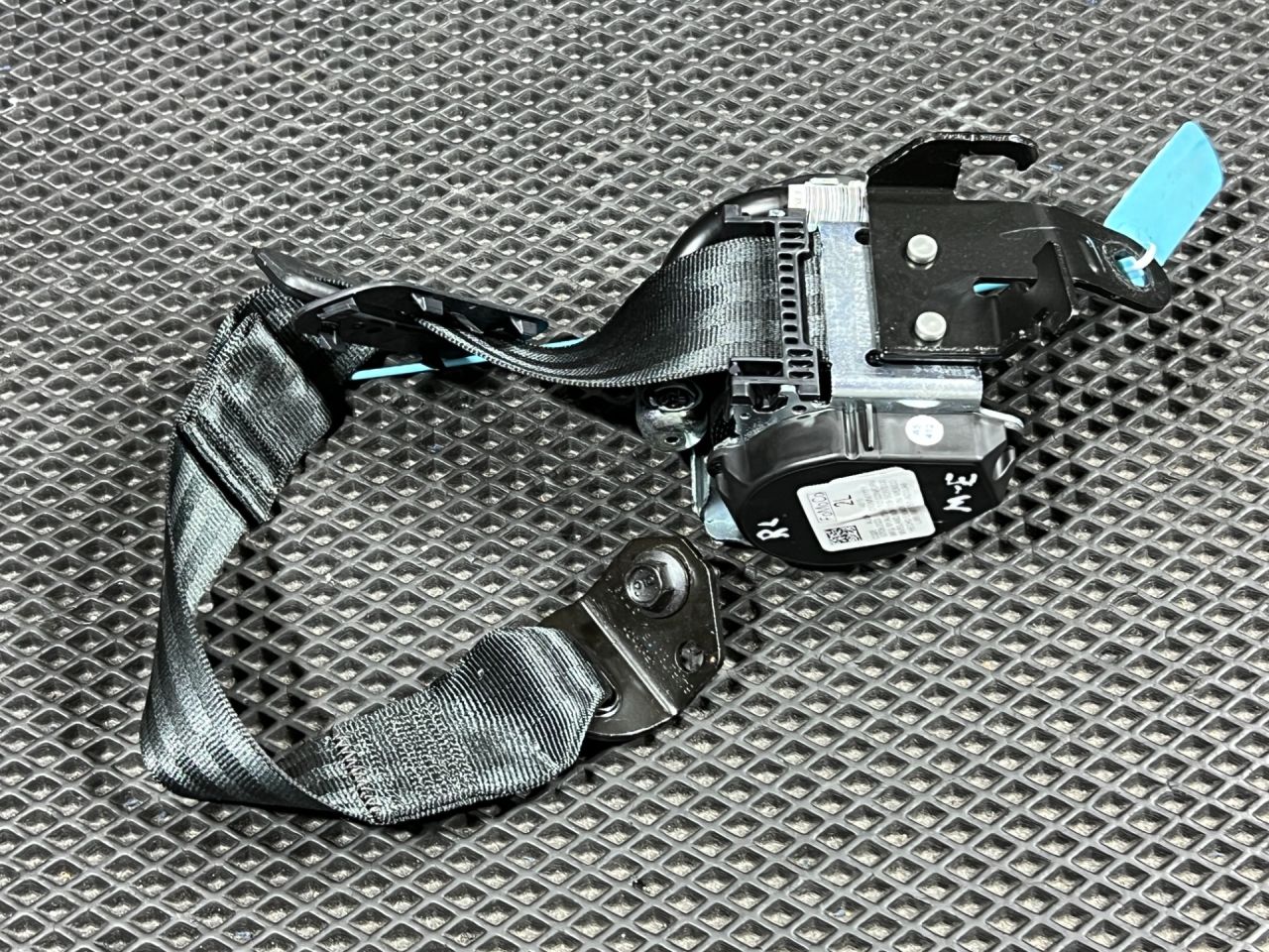 ремень безопасности Ford Mustang Mach-E 1 поколение 2023, электро, внедорожник 5 дв., LJ8B-58611E51-AD3JA6 - фото №1