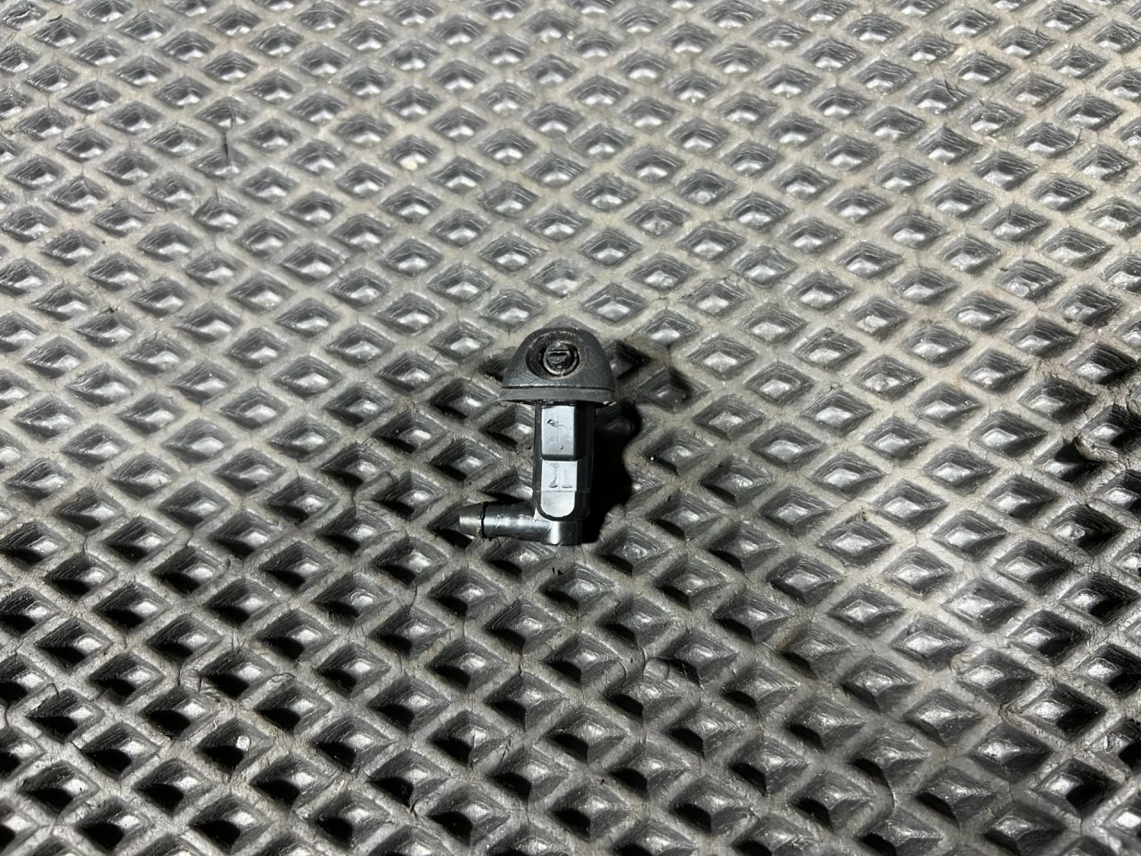 форсунка омывателя лобового стекла Honda CR-V 6 поколение 2025, 1.5 л., L15B, бензин, АКПП, внедорожник 5 дв. - фото №1