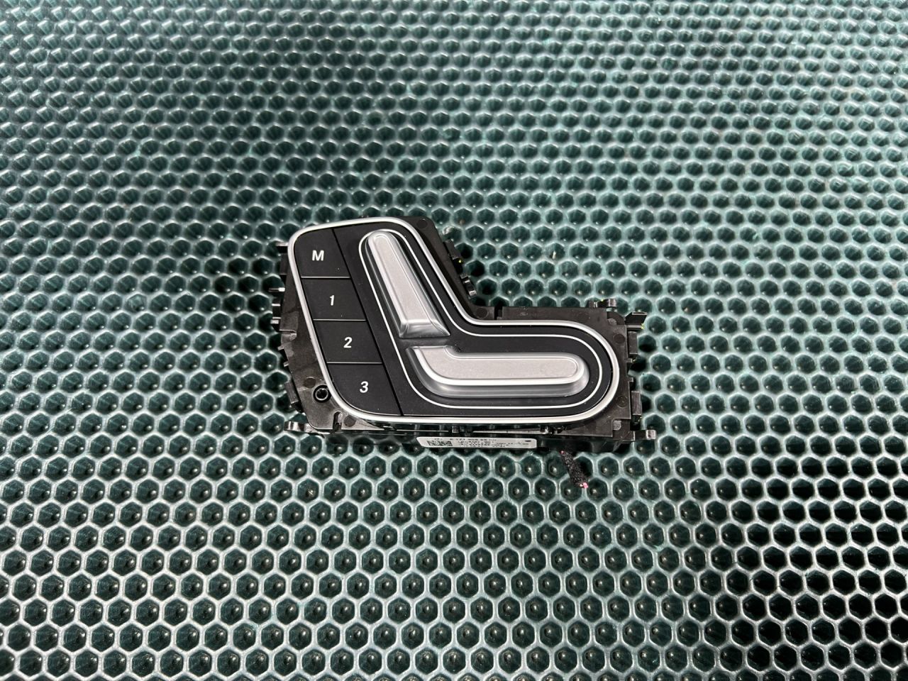 моторчик регулировки сиденья Mercedes-Benz GLB-Класс 1 поколение 2020, 2.0 л., бензин, АКПП, внедорожник 5 дв., A1779056500 - фото №1