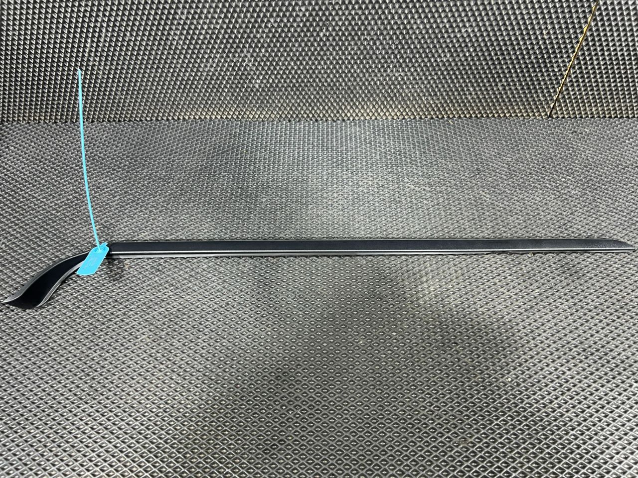 молдинг лобового стекла Hyundai Tucson 4 поколение 2024, 2.5 л., G4KN, бензин, АКПП, внедорожник 5 дв., 86140-CW010 - фото №1