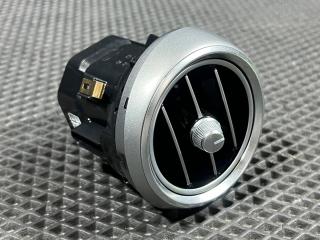 дефлектор обдува салона Mercedes-Benz C-Класс W205 [рестайлинг] 2020, 3.0 л., M 276.824, бензин, A2058300301