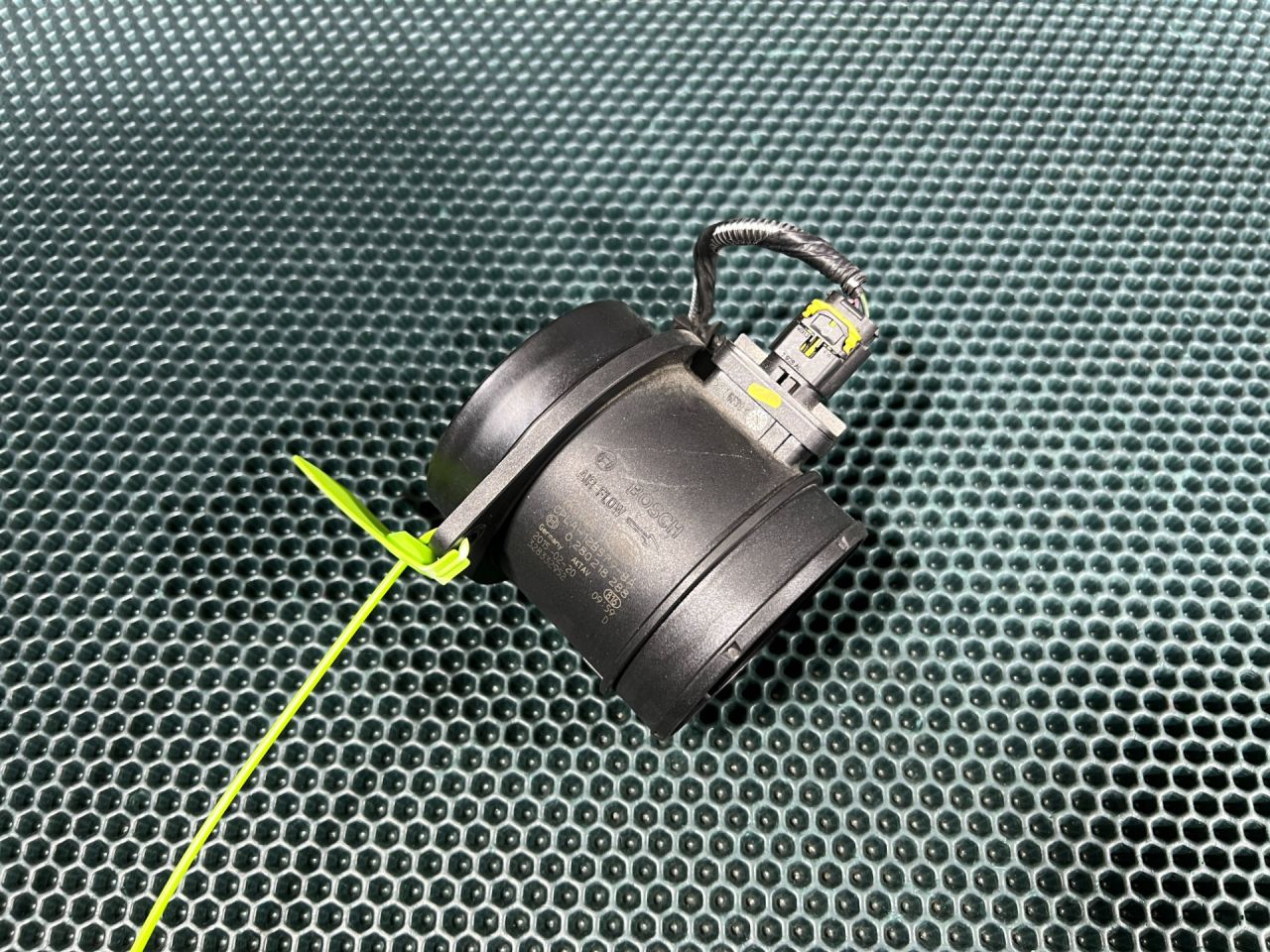 расходомер воздуха Land Rover Range Rover Sport 2 поколение 2014, 5.0 л., 508PS, бензин, АКПП, внедорожник 5 дв., LR035726, C2D19537, CPLA-12B579-BA, 0280218288, LR035727, T2P1711 - фото №1