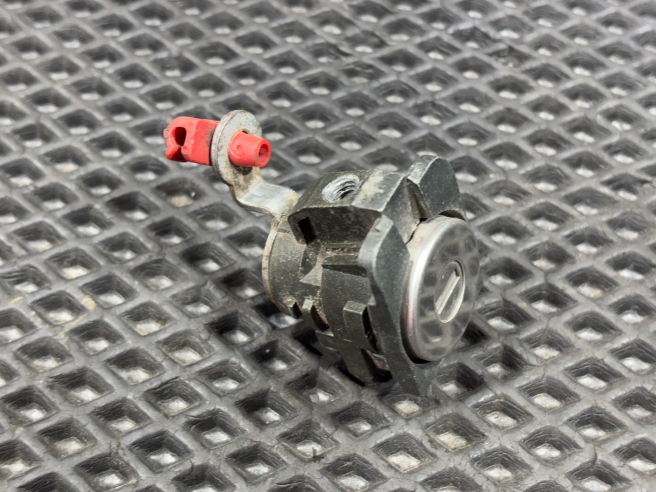 личинка дверного замка Infiniti FX35 1 поколение 2006, 3.5 л., VQ35DE, бензин, АКПП, внедорожник 5 дв., H0601-CB800 - фото №1