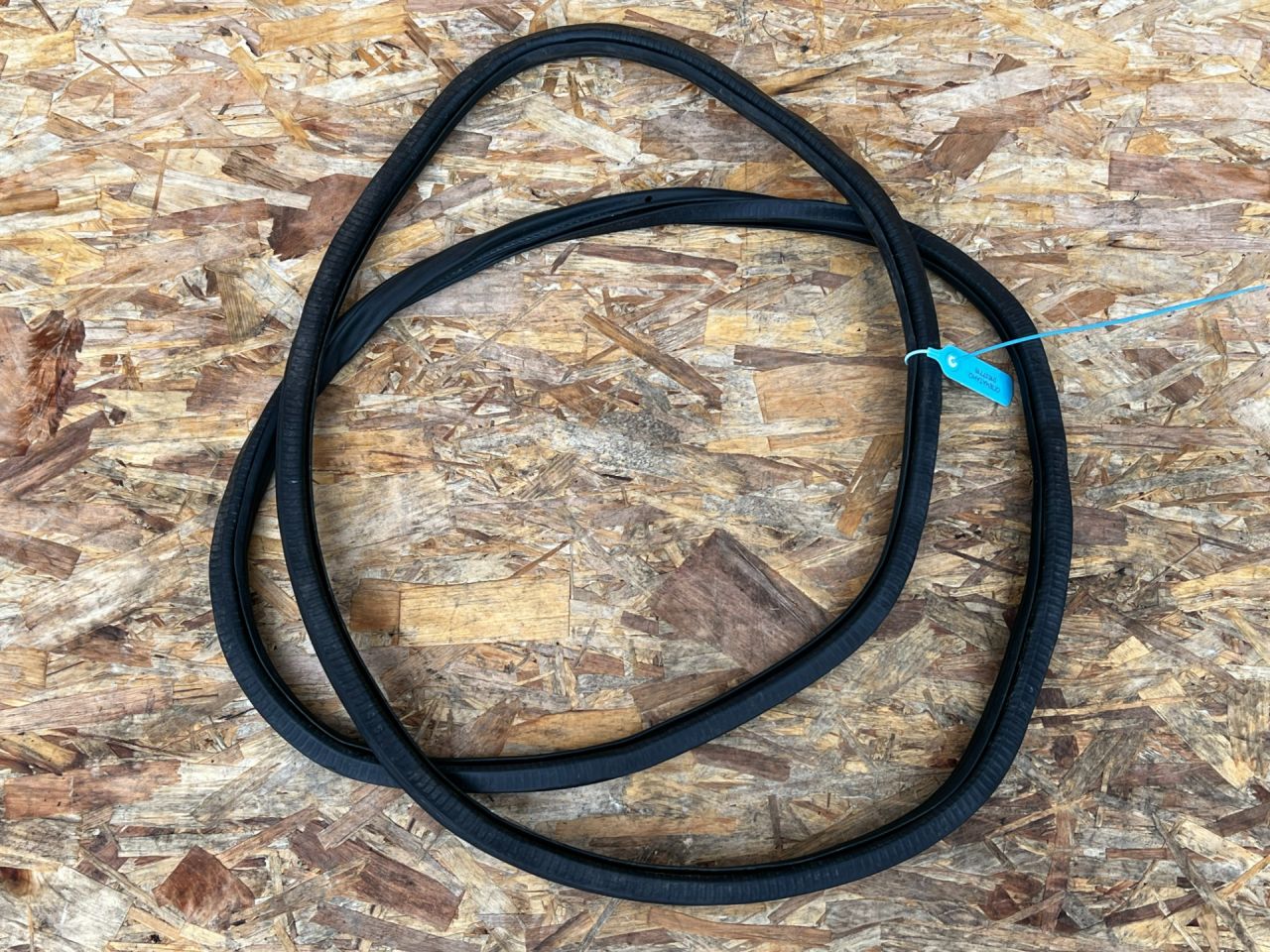 уплотнитель Genesis G70 1 поколение 2019, 2.0 л., G4KL, бензин, АКПП, седан - фото №1