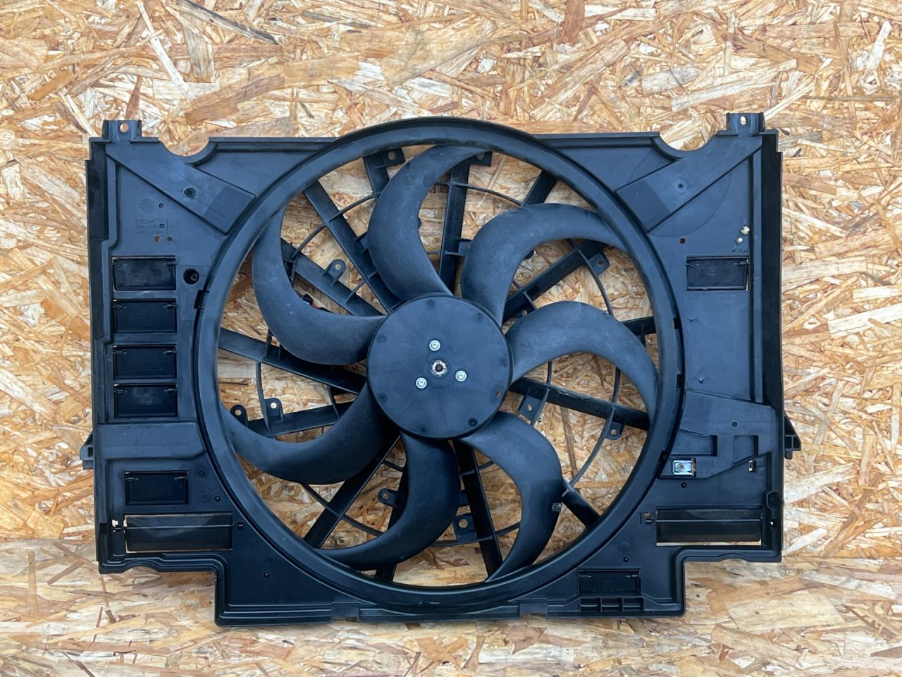 вентилятор радиатора Jaguar XE 1 поколение 2016, 2.0 л., дизель, АКПП, седан, GX738C607AE, T2H45980, T2H38251 - фото №1