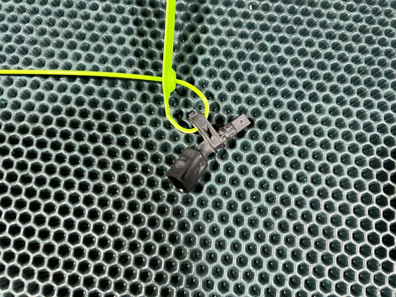 датчик ABS Audi Q3 F3 2021, 2.0 л., бензин, АКПП, внедорожник 5 дв., WHT003861, 10.0711-5273.3 - фото №1