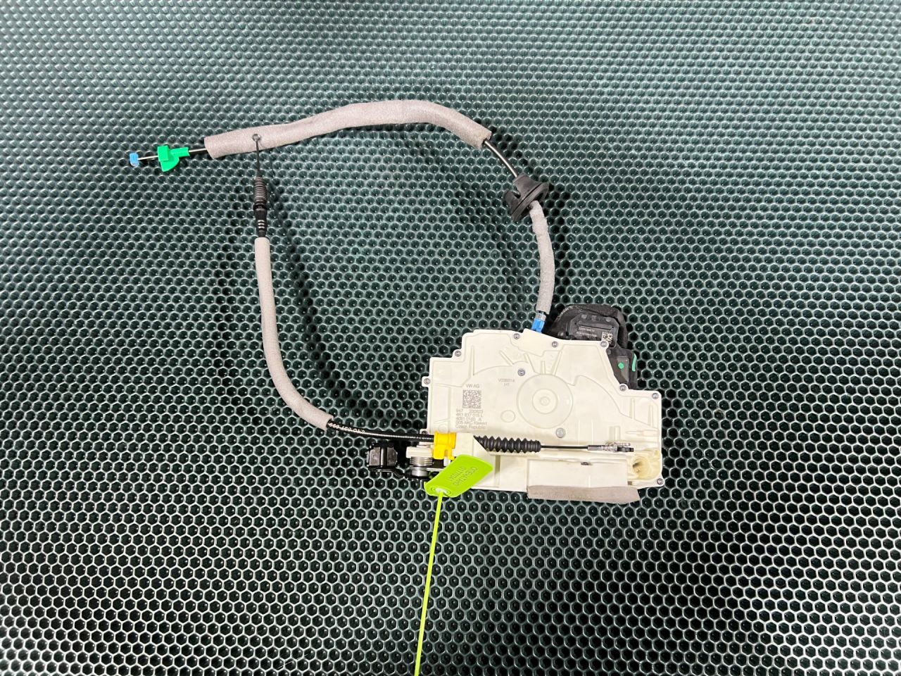 замок двери передней левой Audi A6 C8 2019, 3.0 л., бензин, АКПП, седан, 4K1837015L - фото №1