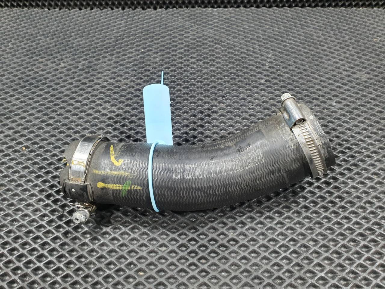 патрубок интеркулера Kia K5 3 поколение 2020, 1.6 л., G4FP, бензин, АКПП, 282572M000 - фото №1