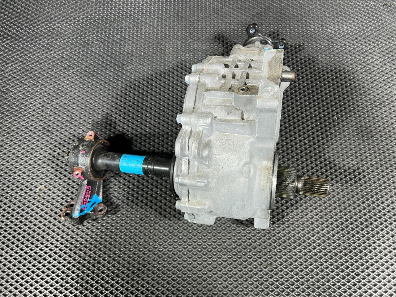 раздаточная коробка Hyundai Tucson 4 поколение 2024, 2.5 л., G4KN, бензин, АКПП, внедорожник 5 дв., 473004G330, 49560-CW150 - фото №1