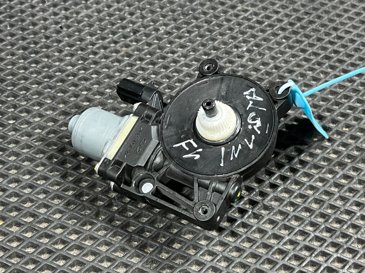 моторчик стеклоподъемника передний левый Buick Envista 1 поколение 2024, 1.2 л., бензин, АКПП, внедорожник 5 дв., 42896016, 42769719 - фото №1