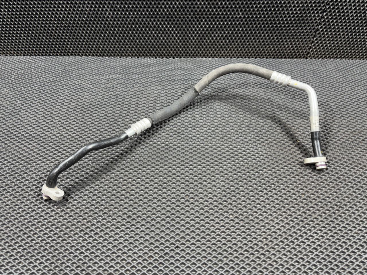 трубка кондиционера Audi A8 D4/4H 2011, 4.2 л., CDRA, бензин, АКПП, седан, 4H0260701M - фото №1