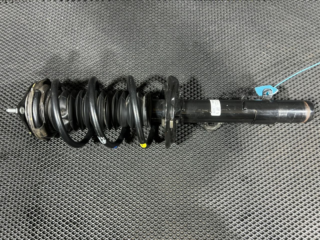 амортизатор передний левый Honda CR-V 6 поколение 2025, 1.5 л., L15B, бензин, АКПП, внедорожник 5 дв., 516203A1, 51621-3A1-A01 - фото №1