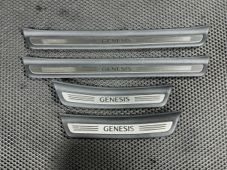 накладка на порог Genesis G70 1 поколение 2019, 2.0 л., G4KL, бензин, АКПП, седан, 85882-G9000, 85872-G9000, 85887-G9000, 85877-G9000