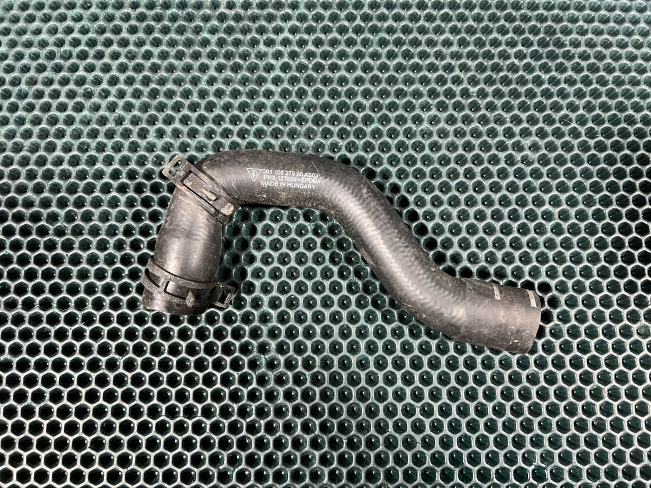 патрубок (трубопровод, шланг) Porsche Boxster 981 2013, 3.4 л., MA1.21, бензин, АКПП, 98110627500 - фото №1