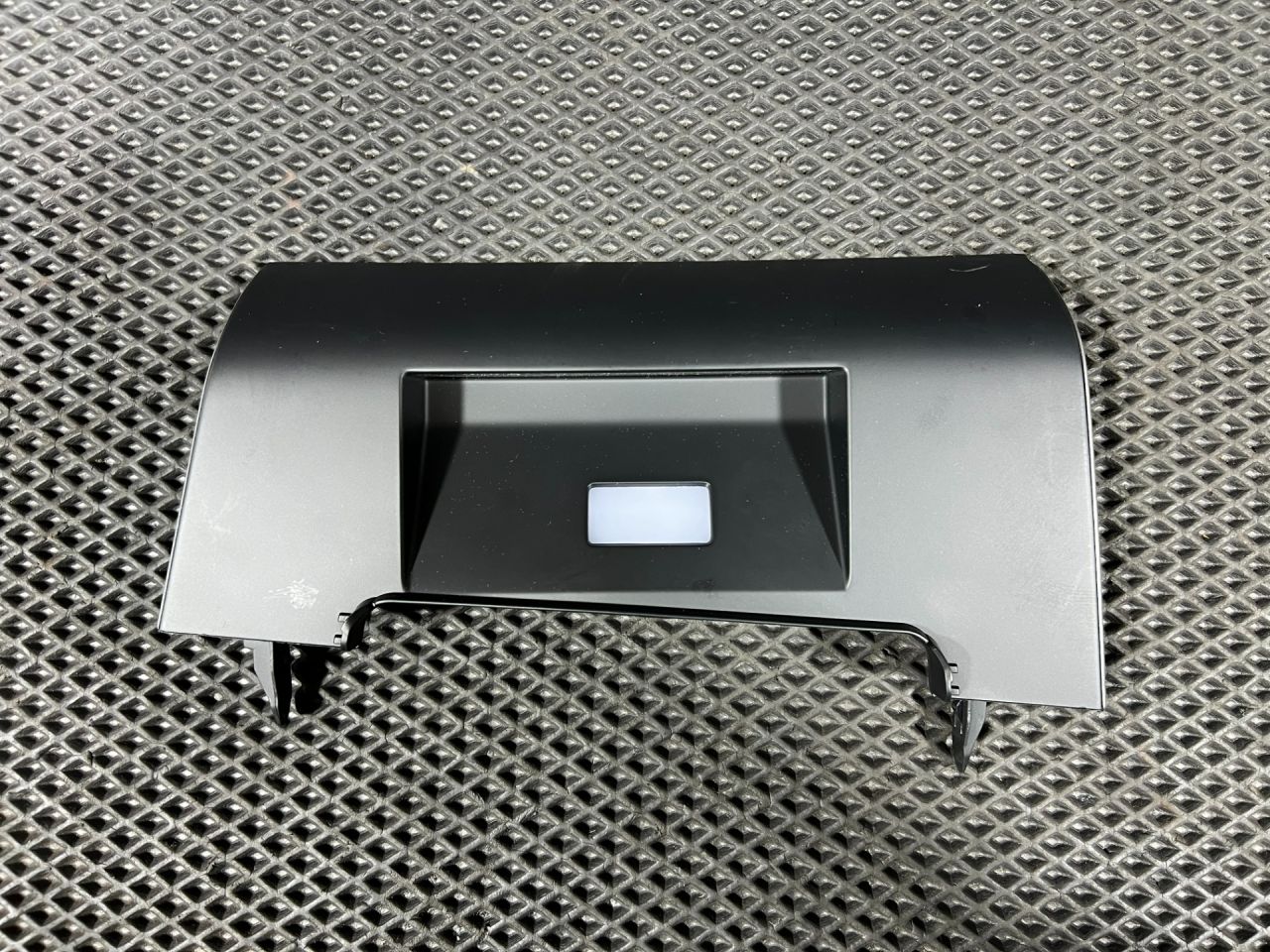 накладка на торпедо (консоль) Hyundai Tucson 4 поколение 2024, 2.5 л., G4KN, бензин, АКПП, внедорожник 5 дв., 84745-CW000NNB - фото №1