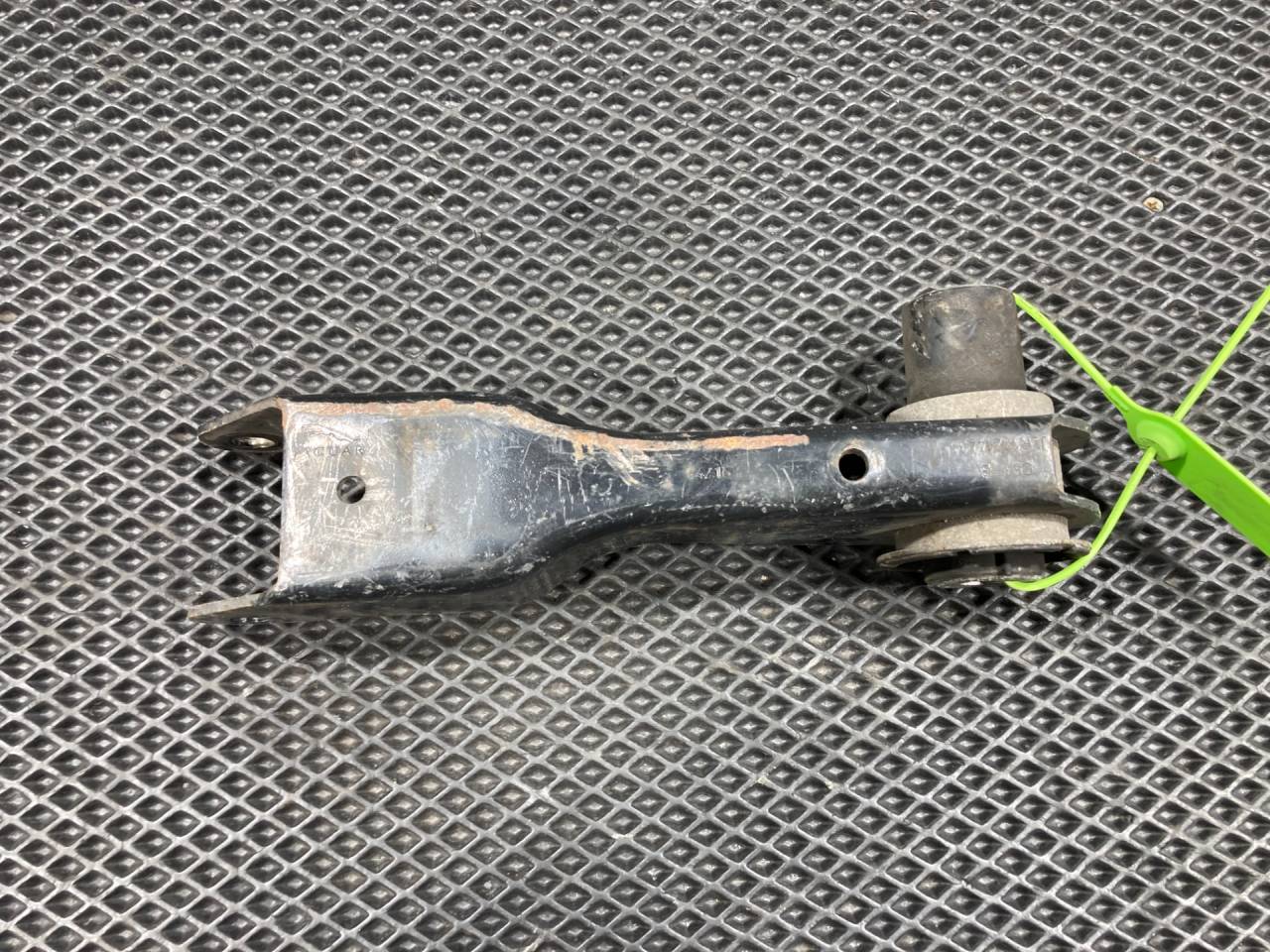 рычаг задний левый Jaguar F-Pace 1 поколение X761 2016, 3.0 л., бензин, АКПП, внедорожник 5 дв., JLR1221443, T4A37038, T4A13726, T4A1030 - фото №1