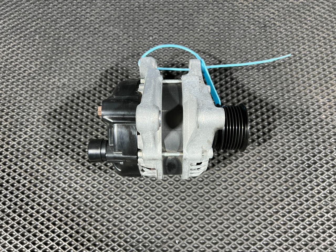 генератор Honda CR-V 6 поколение 2025, 1.5 л., L15B, бензин, АКПП, внедорожник 5 дв., 104211-4341 - фото №1