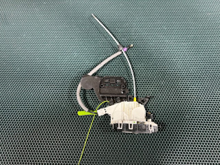 замок двери передней левой Mercedes-Benz M-Класс W166 2013, 3.0 л., бензин, АКПП, внедорожник 5 дв., A1667230314, A1667200135