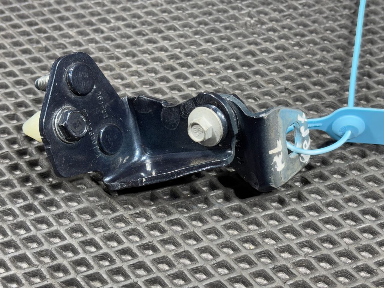 петля двери Ford Bronco Sport 1 поколение 2021, 1.5 л., бензин, АКПП, внедорожник 5 дв., BBA26801A, H6BZ5826801-A - фото №1