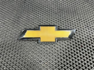 эмблема Chevrolet Trax 2 поколение 2023, 1.2 л., LIH, бензин, АКПП, внедорожник 5 дв., 42734443