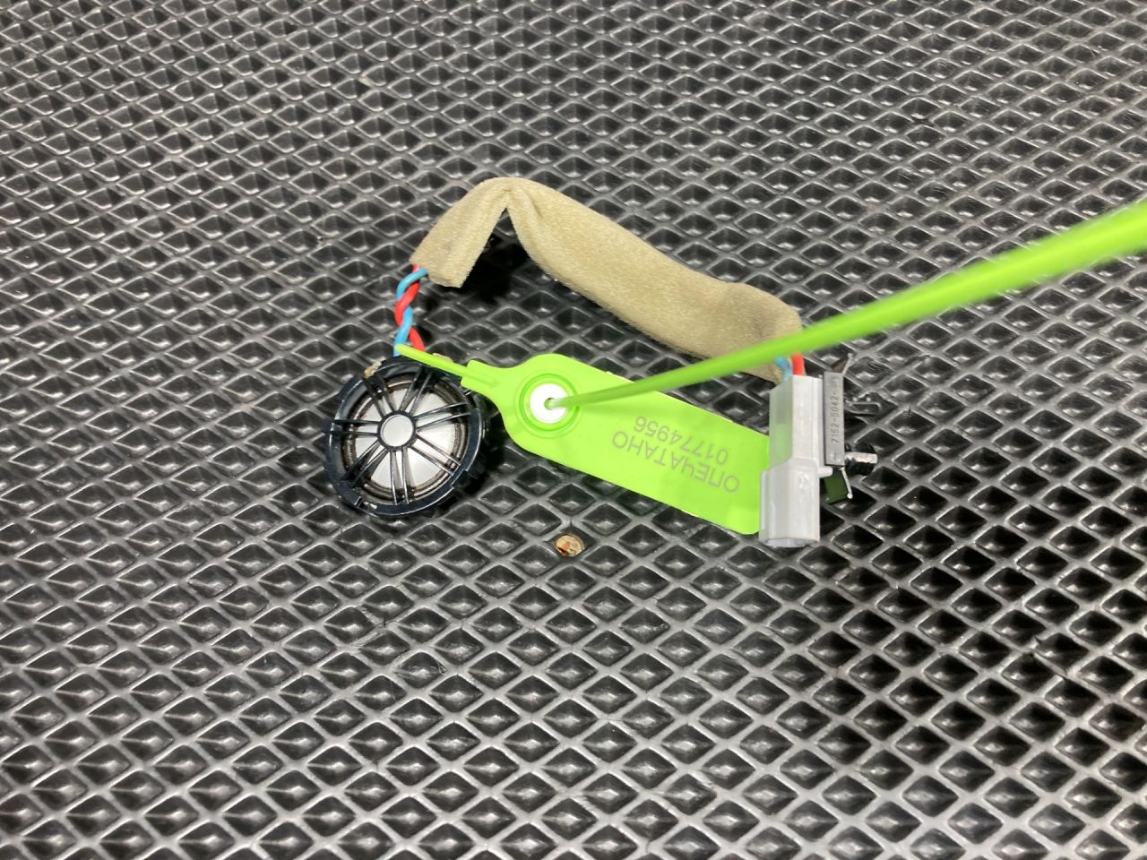 динамик высокочастотный (пищалка) Land Rover Range Rover Sport 2 поколение 2016, 3.0 л., бензин, внедорожник 5 дв., BJ32-18808-AC, C2Z22814, LR025875 - фото №1