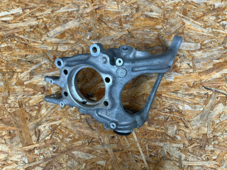 кулак задний правый Porsche Macan 1 поколение [2-й рестайлинг] 2022, 2.9 л., DGR, бензин, АКПП, внедорожник 5 дв., 8R0505436C