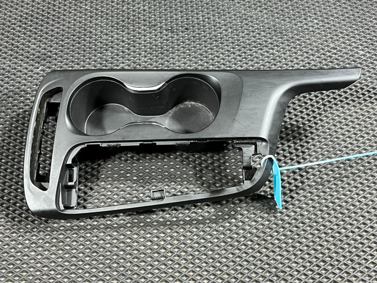 подстаканник Buick Envista 1 поколение 2024, 1.2 л., бензин, АКПП, внедорожник 5 дв., 42733654 - фото №1