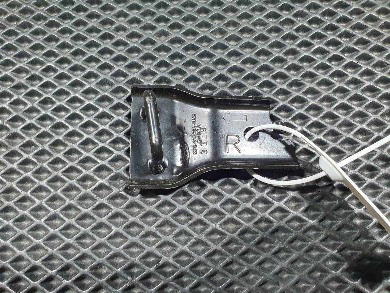 петля крышки багажника Ford Bronco Sport 1 поколение 2020, 1.5 л., бензин, АКПП, внедорожник 5 дв., M1PB-S112D08-BA - фото №1