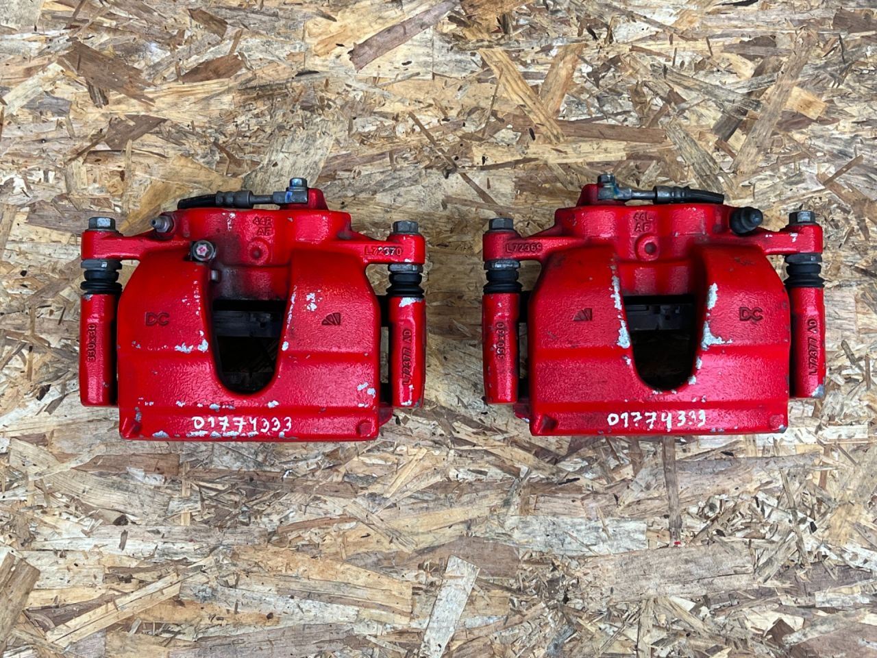 суппорт Mercedes-Benz GLB-Класс 1 поколение 2019, 2.0 л., бензин, АКПП, внедорожник 5 дв., A1774214000, A1774213900 - фото №1