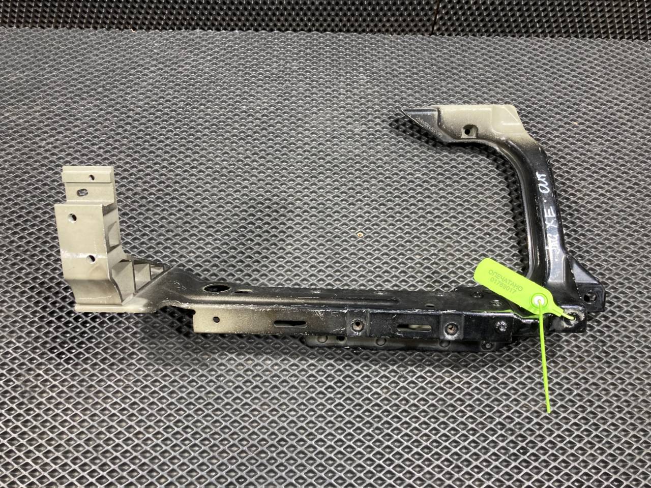 крепление фары левой Jaguar XE 1 поколение X760 2016, 3.0 л., AJ 126, бензин, АКПП, седан, GX7313N079A, T4N3262 - фото №1