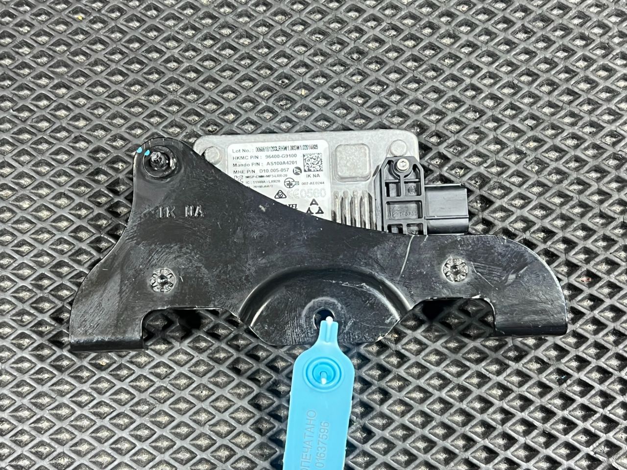 радар / датчик активного круиз контроля Genesis G70 1 поколение 2019, 2.0 л., G4KL, бензин, АКПП, седан, 96400-G9100 - фото №1