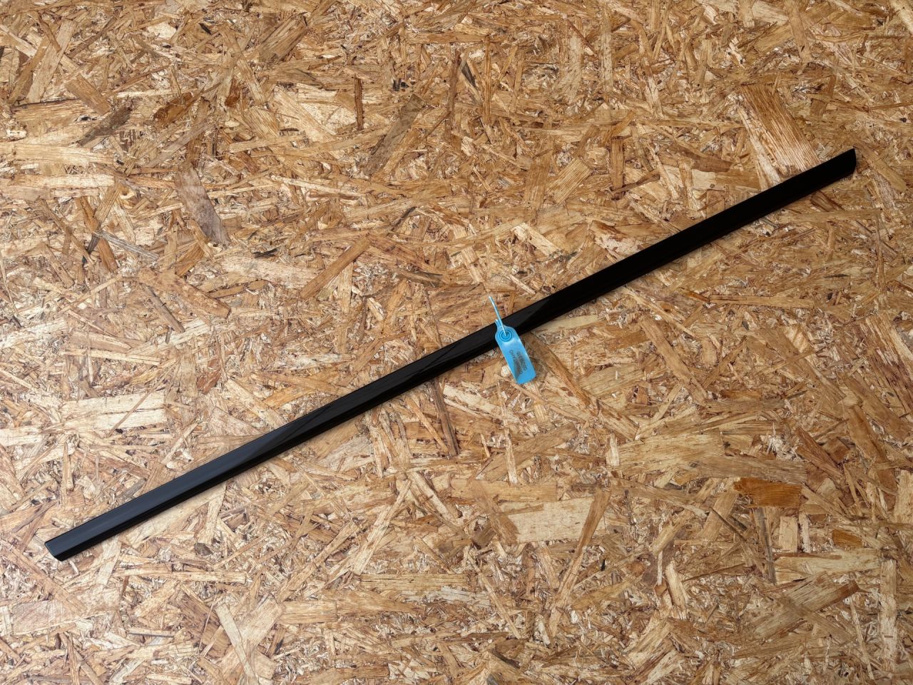 молдинг двери задней правой Land Rover Range Rover Sport 2 поколение 2015, 5.0 л., 508PN, бензин, АКПП, внедорожник 5 дв., LR043789 - фото №1