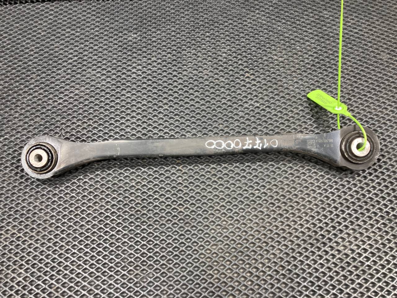 рычаг задний нижний Audi A5 F5 2017, 2.0 л., бензин, АКПП, лифтбэк, 8W0501529D, 8W0501531D - фото №1