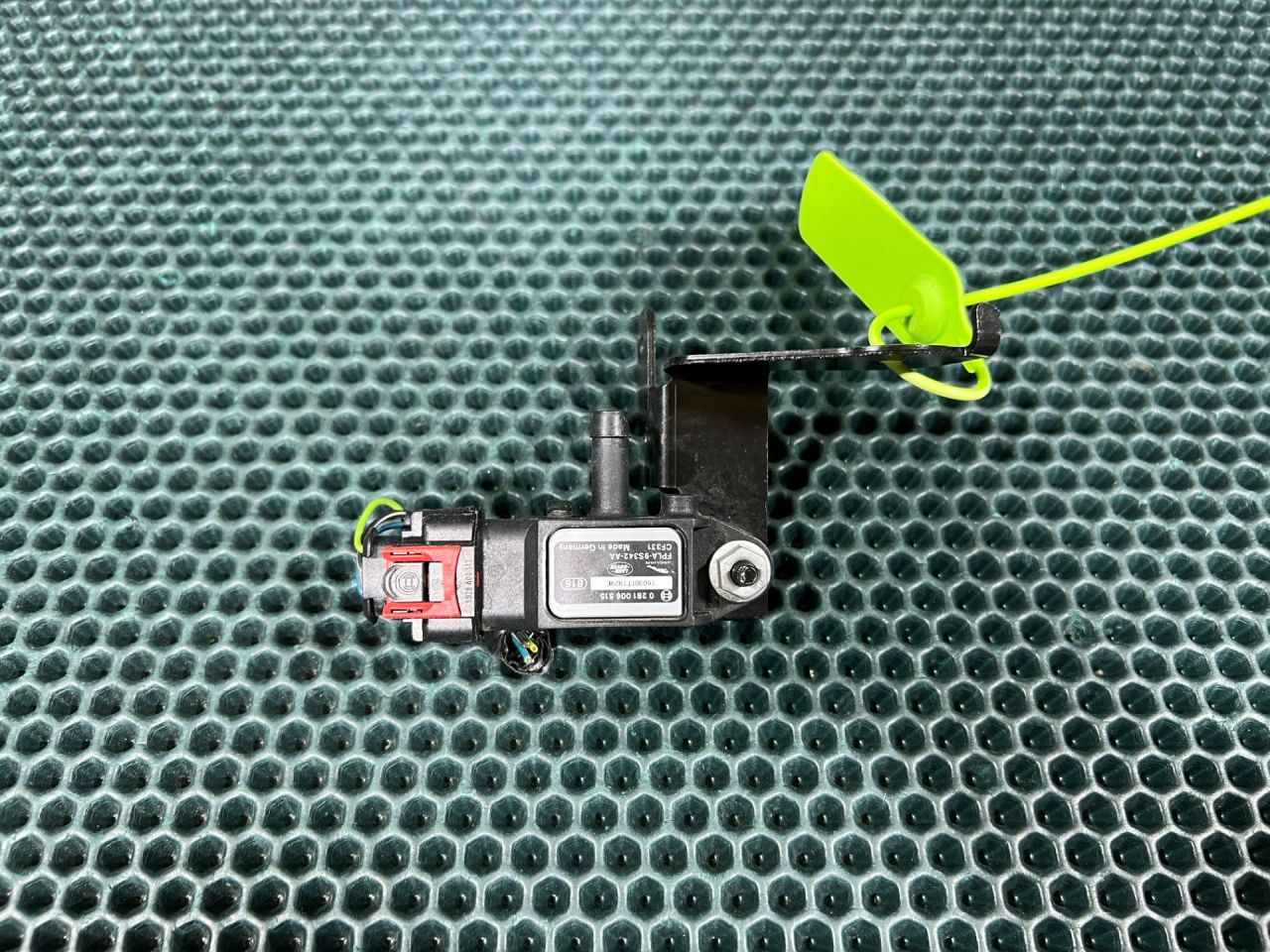 датчик абсолютного давления Land Rover Range Rover Sport 2 поколение 2017, 3.0 л., 306DT, дизель, АКПП, внедорожник 5 дв., FPLA-9S342-AA, 0281006515, LR071232, LR082494 - фото №1