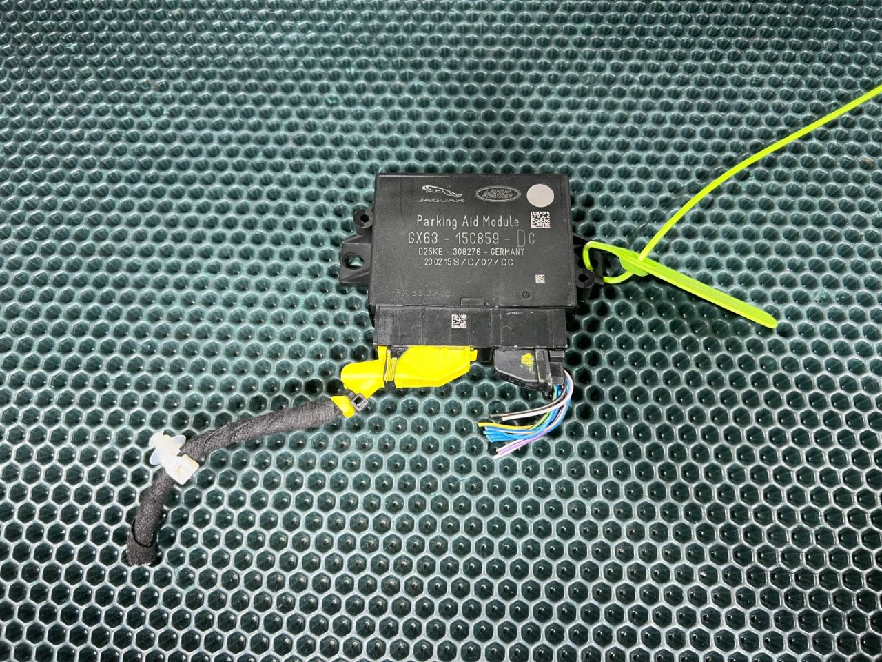 блок управления парктрониками Land Rover Range Rover Sport 2 поколение 2015, 5.0 л., 508PS, бензин, АКПП, внедорожник 5 дв., LR081963, LR117213, LR065377, LR070788, LR078891, LR112412, C2D58528, C2D50699, C2D56220, GX6315C859DC - фото №1