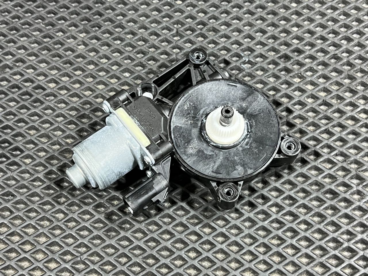 моторчик стеклоподъемника передний правый Buick Envista 1 поколение 2024, 1.2 л., бензин, АКПП, внедорожник 5 дв., 42896017, 42769720 - фото №1