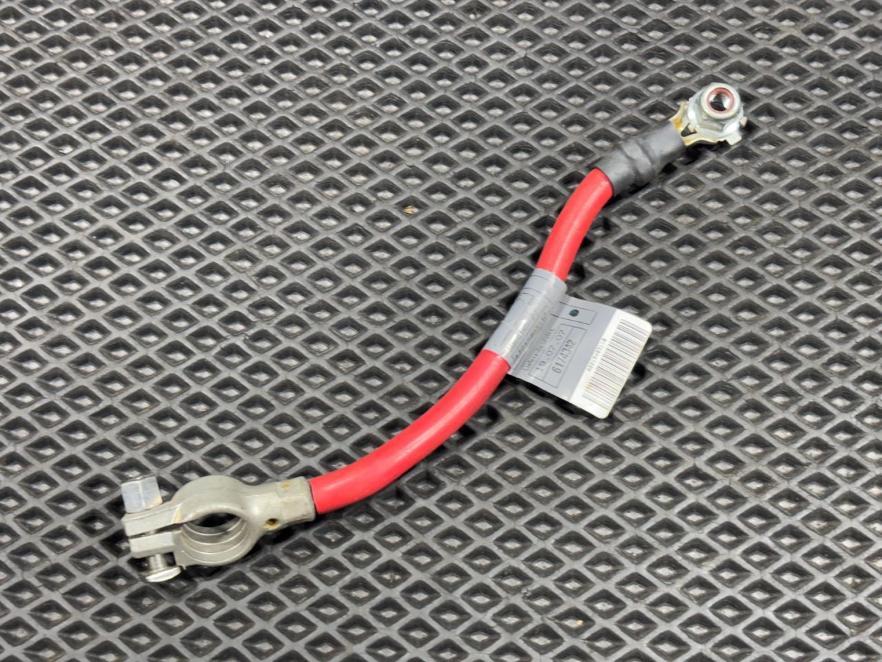 плюсовой провод аккумулятора Mercedes-Benz S-Класс W221 2007, 5.5 л., бензин, АКПП, седан, A2215403110 - фото №1