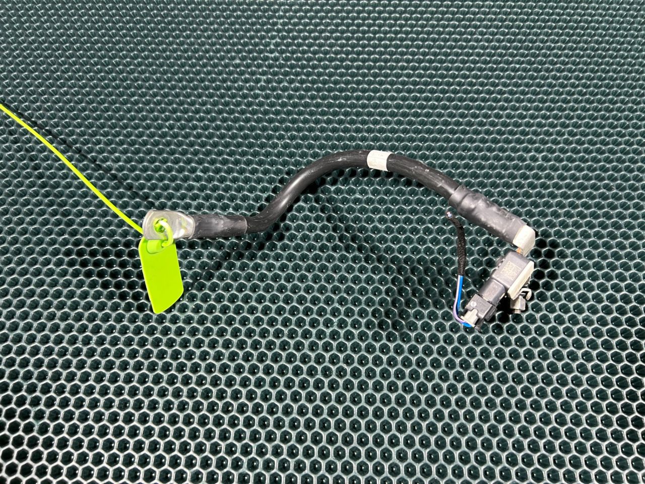 клемма аккумулятора минус Audi A6 Allroad Quattro C8 2023, 3.0 л., бензин, АКПП, универсал, 4K0915181 - фото №1