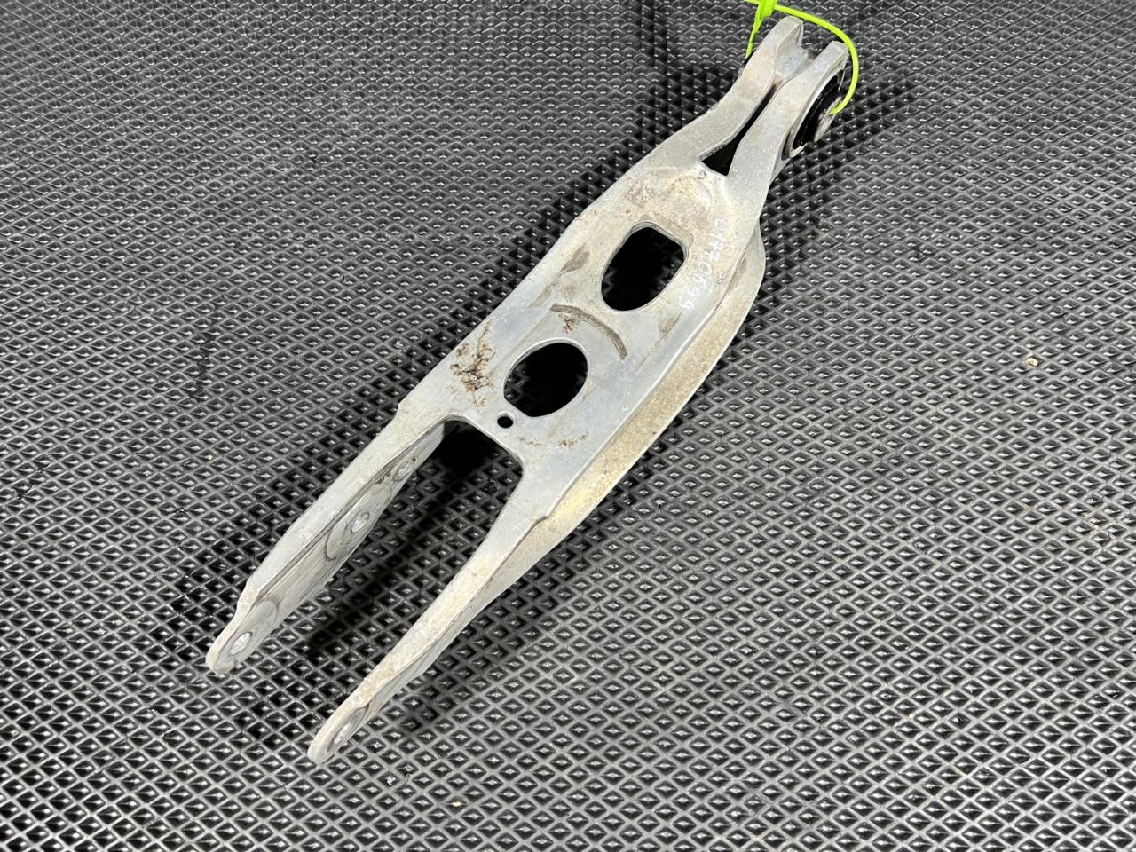 рычаг задний Audi A5 F5 2018, 2.0 л., бензин, АКПП, лифтбэк, 8W0505311H - фото №1