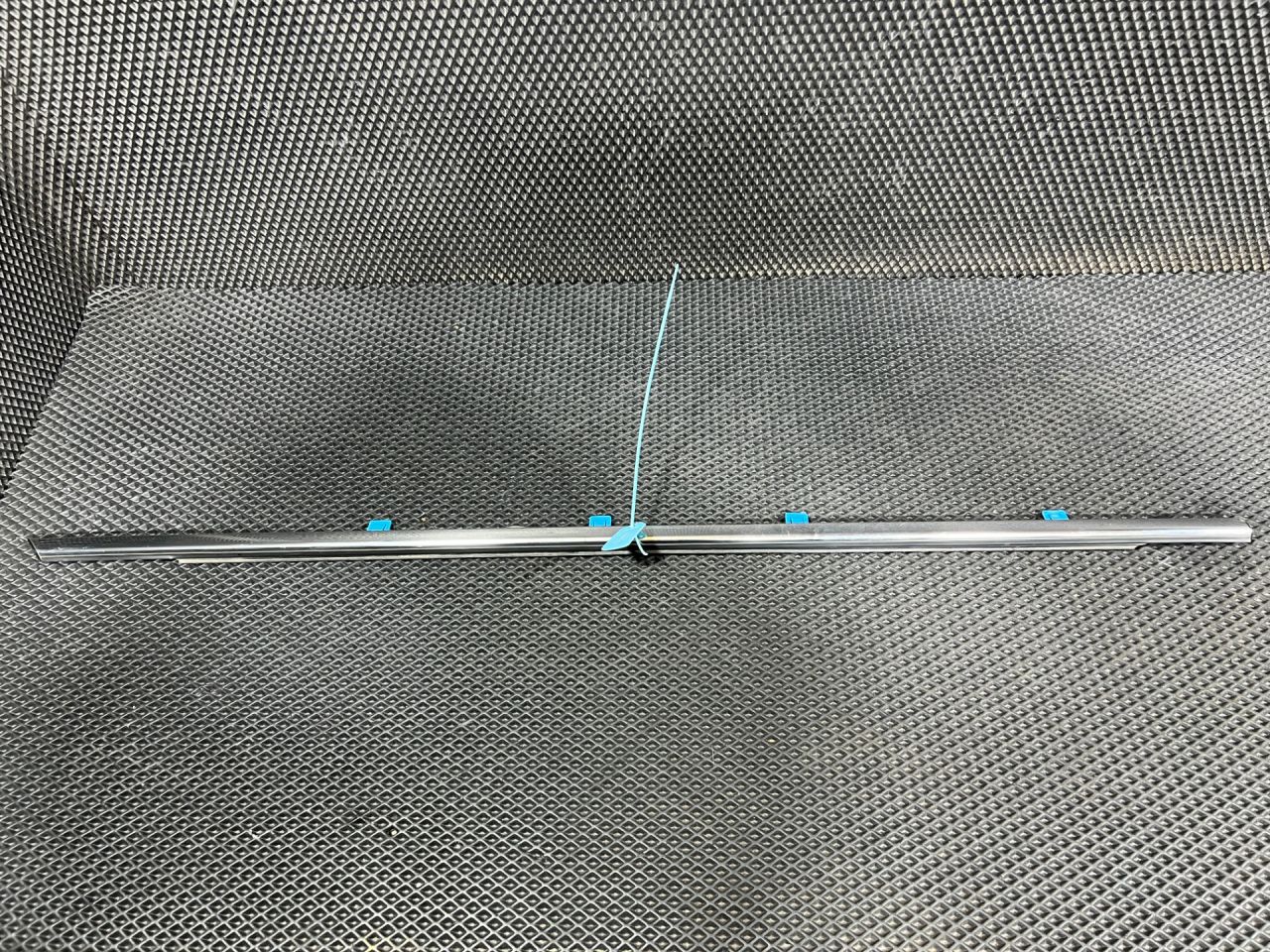 молдинг двери передней правой Honda CR-V 6 поколение 2025, 1.5 л., L15B, бензин, АКПП, внедорожник 5 дв. - фото №1