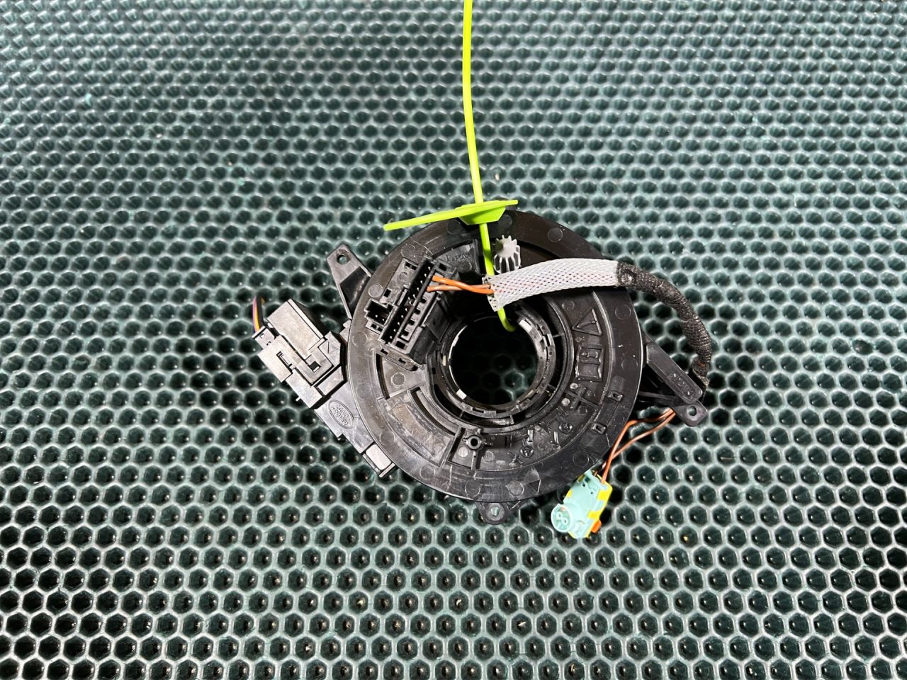 шлейф руля Land Rover Range Rover Velar 1 поколение 2018, 3.0 л., 306PS, бензин, АКПП, внедорожник 5 дв., T4N16224, BJ32-14A664-DB, LR081426, LR087112 - фото №1