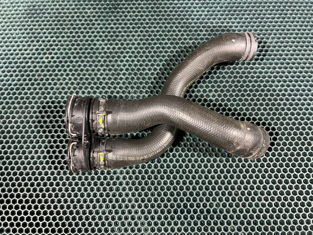 патрубок (трубопровод, шланг) Porsche Boxster 987 2006, 2.7 л., M 97.20, бензин, АКПП, 99710662603, 99710662203, 99710662204, 99710662605, 99710662604 - фото №1