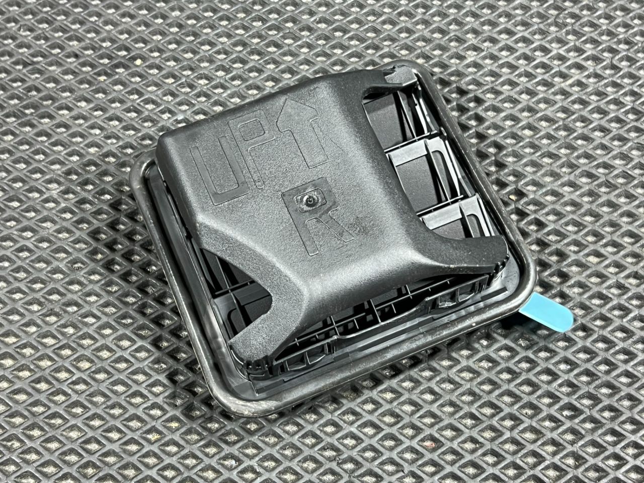 воздухозаборник Genesis G70 1 поколение 2019, 2.0 л., G4KL, бензин, АКПП, седан, 97535J5000 - фото №1