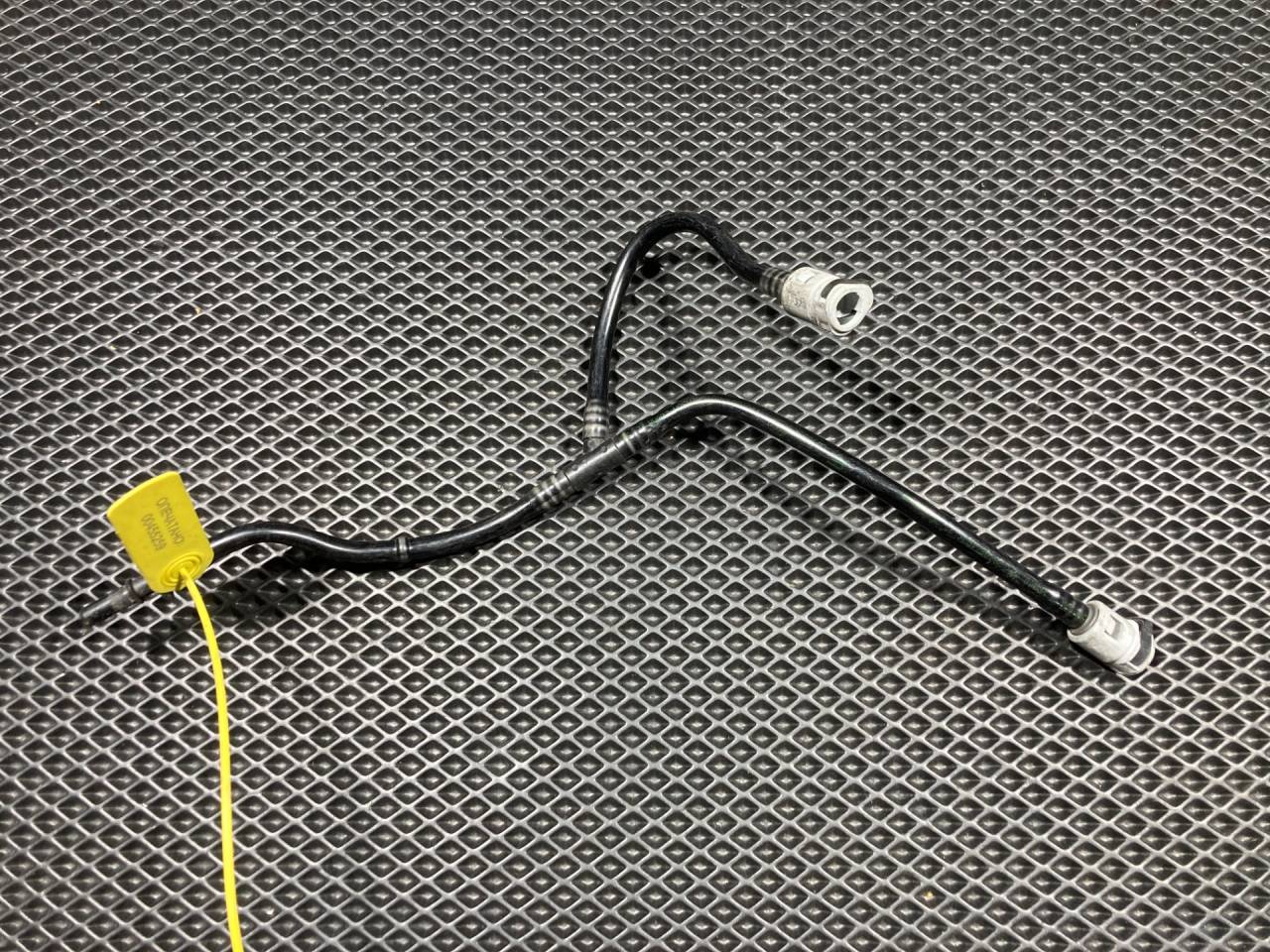 трубка вакуумная усилителя тормозов Jaguar XE 1 поколение 2016, 2.0 л., 204PT, бензин, АКПП, седан, GX739C491BC - фото №1