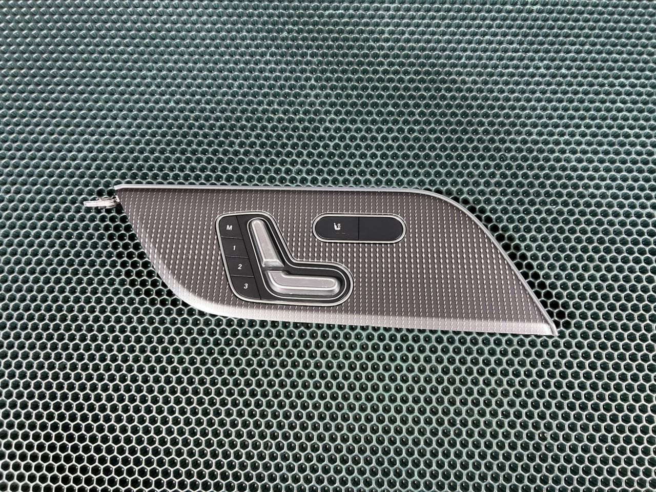 моторчик регулировки сиденья Mercedes-Benz GLB-Класс 1 поколение 2020, 2.0 л., бензин, АКПП, внедорожник 5 дв., A2477209702, A2478208801, A1779056500 - фото №1