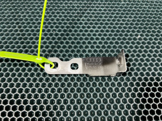 крепление ( кронштейн ) крыла Audi A5 F5 2018, 2.0 л., CVKB, бензин, АКПП, лифтбэк, 8W6821434