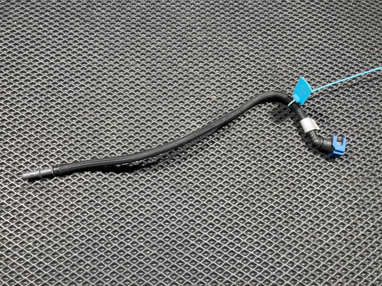 трубка топливная Land Rover Discovery 5 поколение 2017, 3.0 л., 30DDTX, дизель, АКПП, внедорожник 5 дв., CPLA9312BD, LR036736 - фото №1